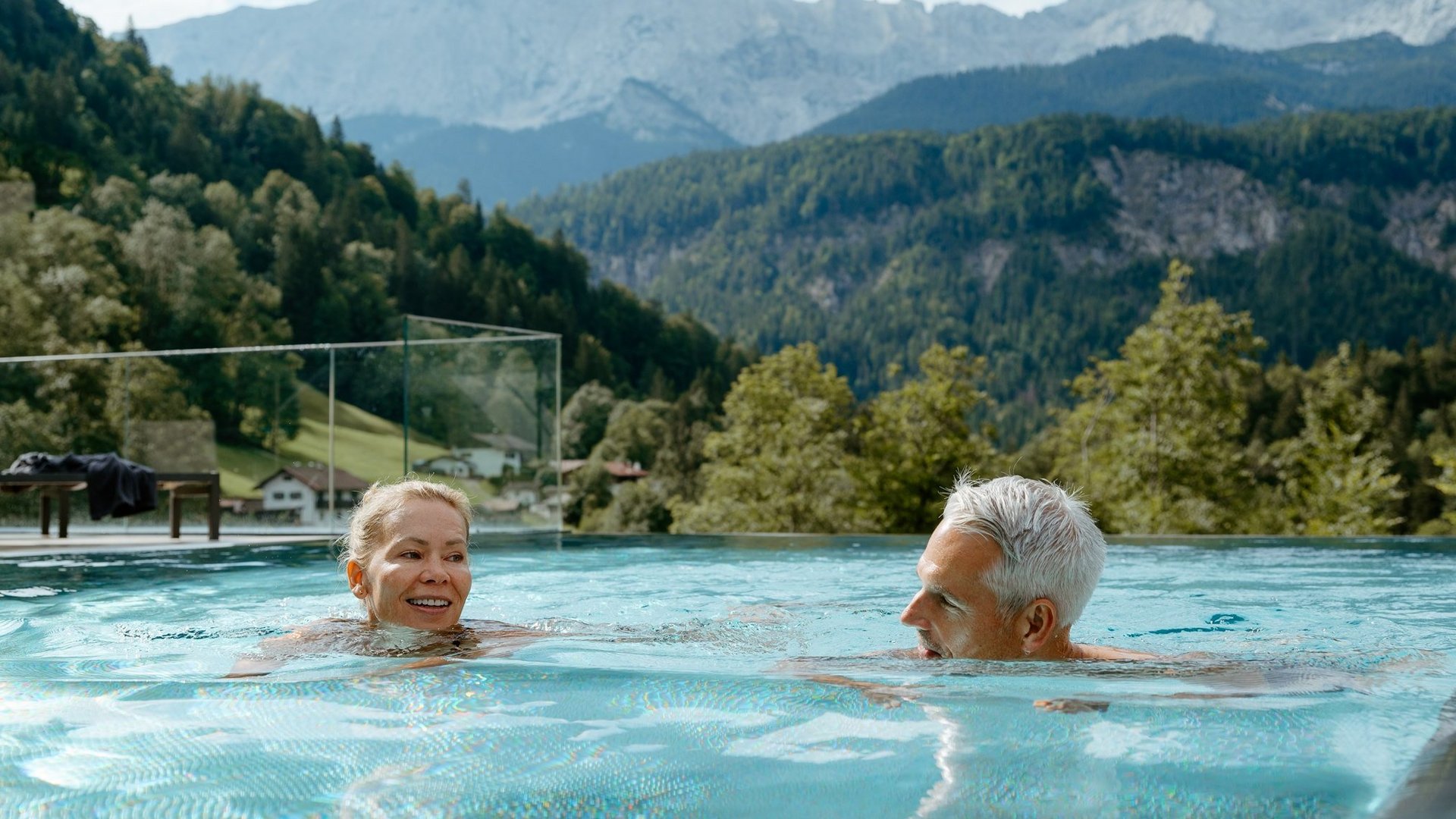 Your luxury hotel in Garmisch with pool area