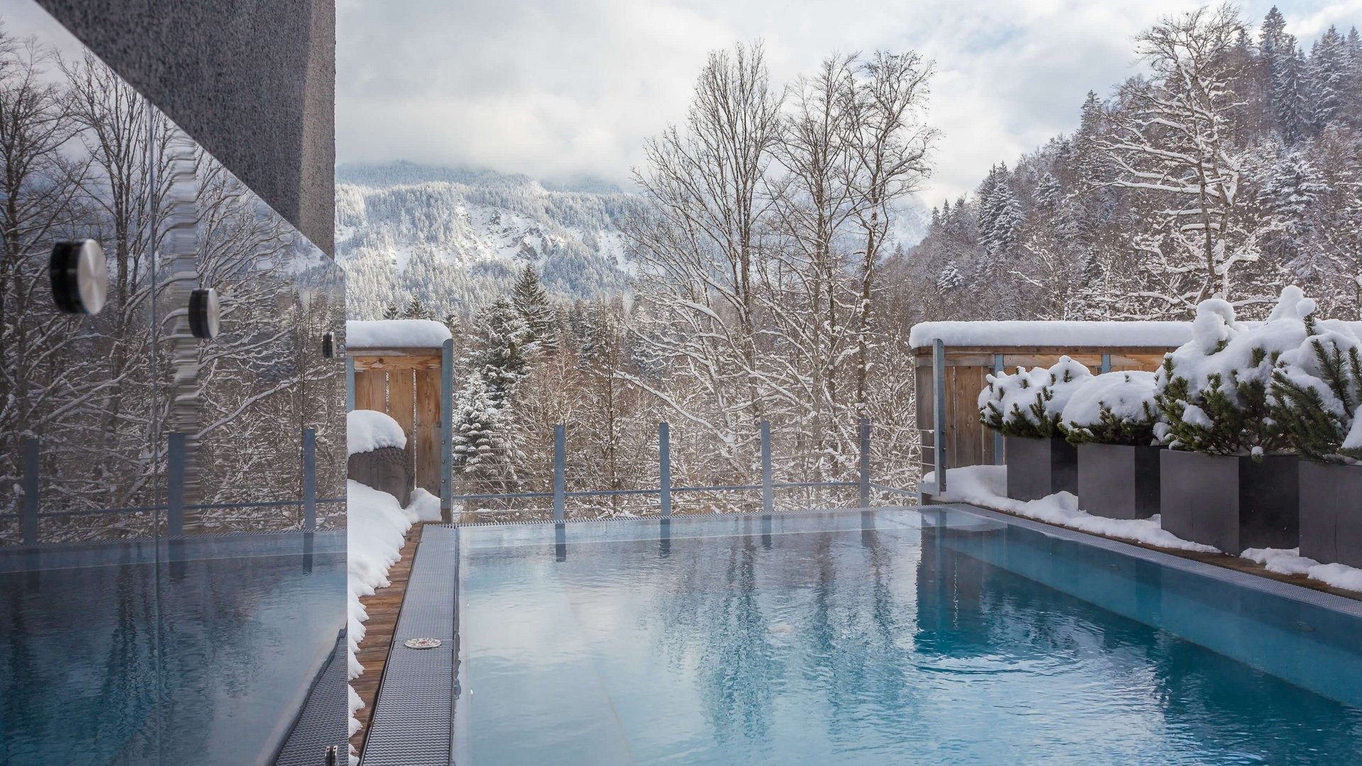 Ihr Luxushotel in Garmisch mit Poollandschaft Ihr Luxushotel in Garmisch mit Poollandschaft