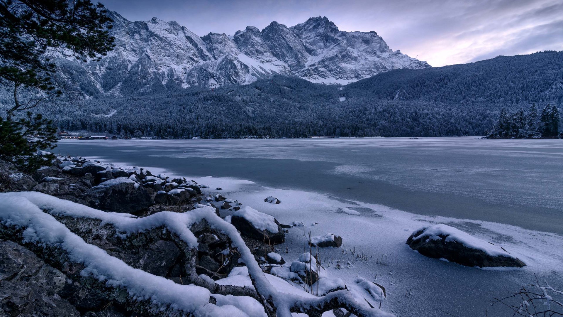 Ihr Hotel am Eibsee in Bayern Ihr Hotel am Eibsee in Bayern